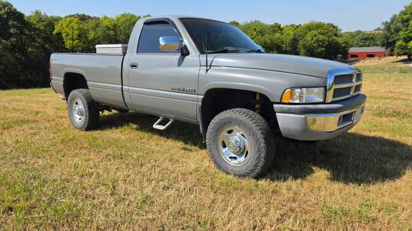 1995 Dodge RAM 2500 ST 2dr Extended Cab SB — photo 2