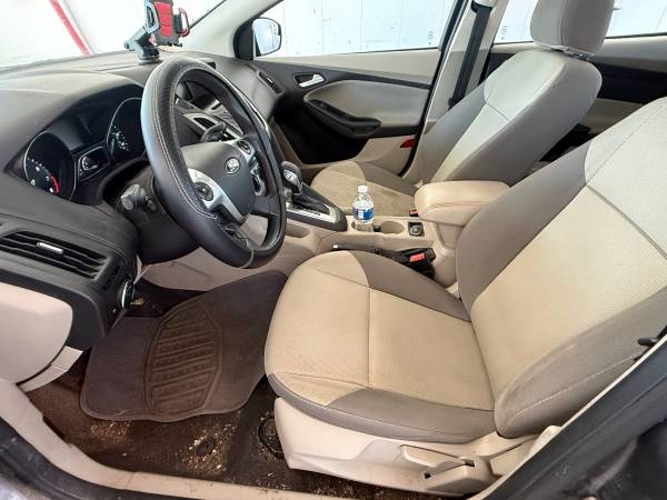 2014 Ford Focus S 4dr Sedan Automatic — photo 3