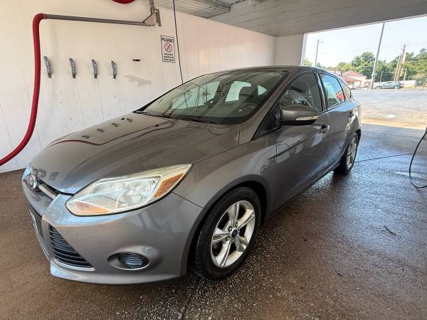 2014 Ford Focus S 4dr Sedan Automatic — photo 2