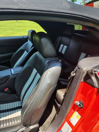2011 Ford Mustang GT 2dr Coupe Manual — photo 9