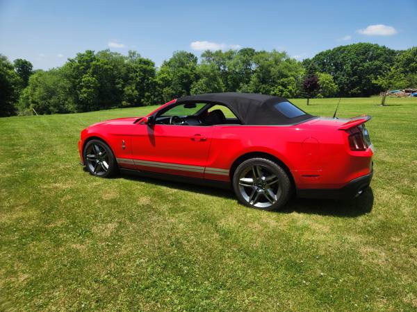 2011 Ford Mustang GT 2dr Coupe Manual — photo 2