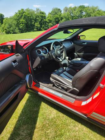 2011 Ford Mustang GT 2dr Coupe Manual — photo 7