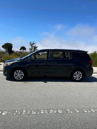 2015 KIA Sedona LX Passenger Van — photo 6