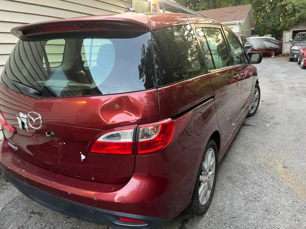 2011 Mazda Five — photo 4