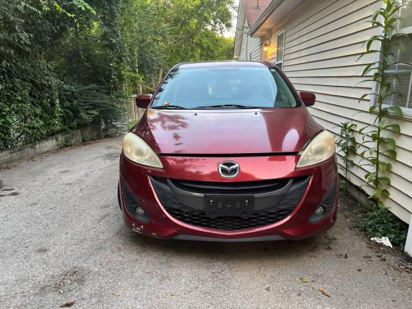 2011 Mazda Five — photo 1