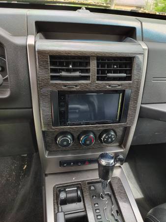2012 Jeep Liberty Sport 4dr 4x2 Automatic — photo 5