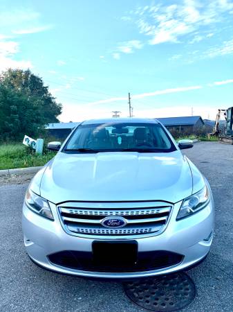2012 Ford Taurus Limited — photo 2