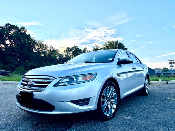 2012 Ford Taurus Limited — photo 1