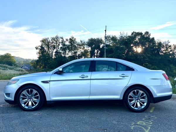 2012 Ford Taurus Limited — photo 4