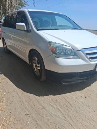 2005 Honda Odyssey EX Passenger Van Automatic — photo 1