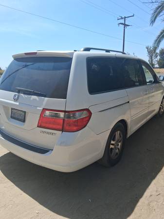 2005 Honda Odyssey EX Passenger Van Automatic — photo 2