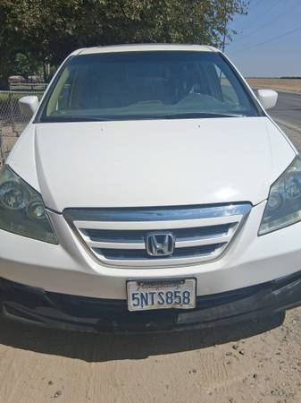 2005 Honda Odyssey EX Passenger Van Automatic — photo 3