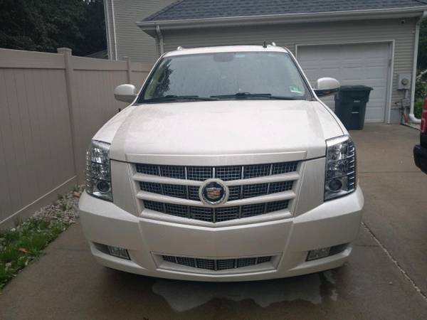 2013 Cadillac Escalade ESV Premium 4x2 Automatic — photo 11