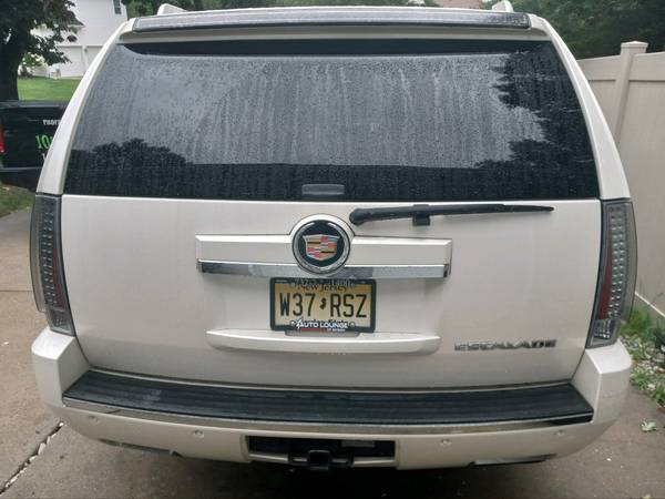 2013 Cadillac Escalade ESV Premium 4x2 Automatic — photo 4