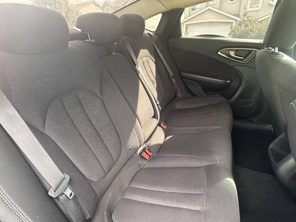 2013 Chrysler 200 LX 4dr Sedan Automatic — photo 8