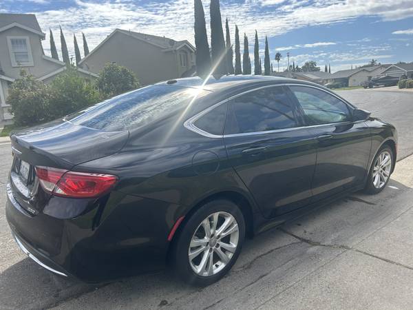 2013 Chrysler 200 LX 4dr Sedan Automatic — photo 4