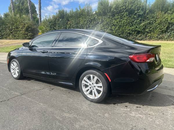 2013 Chrysler 200 LX 4dr Sedan Automatic — photo 3