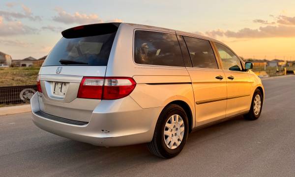 2007 Honda Odyssey LX Passenger Van Automatic — photo 3