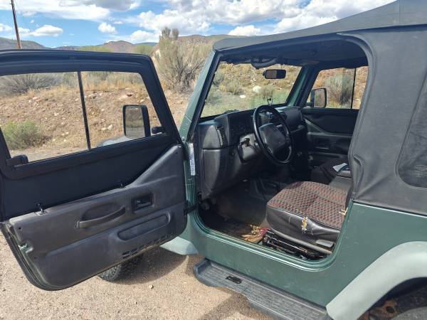 2000 Jeep Wrangler Sport 2dr 4x4 Manual — photo 12