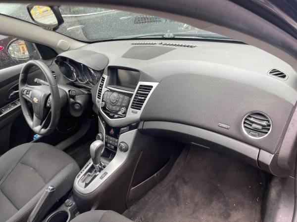 2016 Chevrolet Cruze LT Auto 4dr Sedan Automatic — photo 6