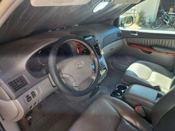 2008 Toyota Sienna XLE 4dr Front-wheel Drive Passenger Van Automatic — photo 3