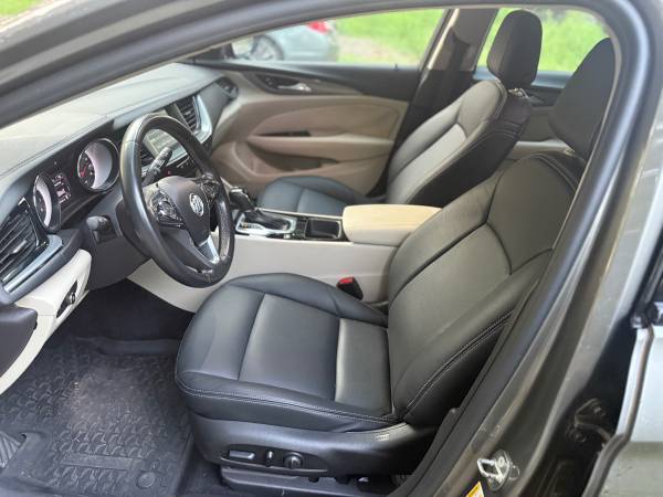 2018 Buick Regal Sportback GS 4dr All-wheel Drive Hatchback Automatic — photo 10