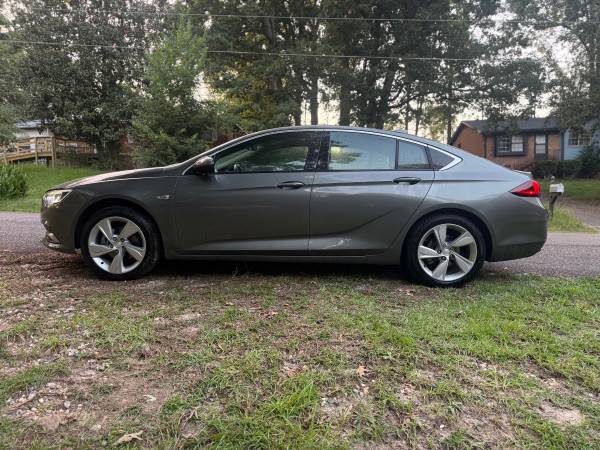 2018 Buick Regal Sportback GS 4dr All-wheel Drive Hatchback Automatic — photo 4