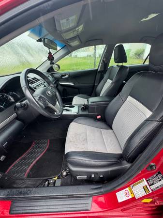 2014 Toyota Camry SE — photo 5