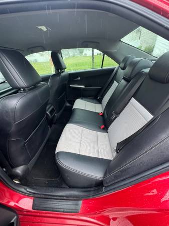 2014 Toyota Camry SE — photo 7