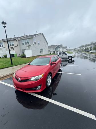 2014 Toyota Camry SE — photo 2