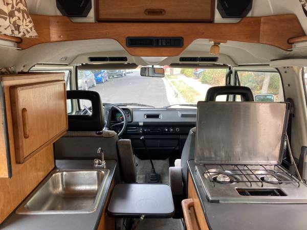 1990 Volkswagen Vanagon GL 3dr Mini-Van — photo 8
