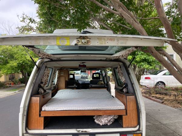 1990 Volkswagen Vanagon GL 3dr Mini-Van — photo 11