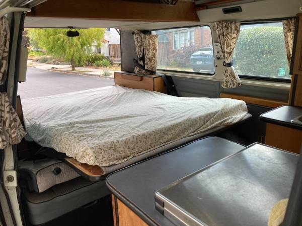 1990 Volkswagen Vanagon GL 3dr Mini-Van — photo 12