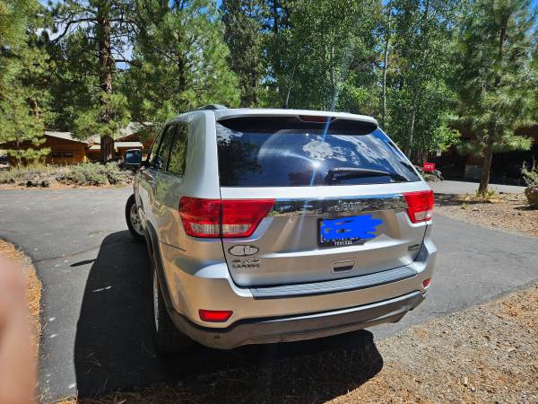 2011 Jeep Grand Cherokee Laredo 4dr 4x2 Automatic — photo 4