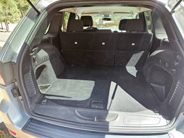 2011 Jeep Grand Cherokee Laredo 4dr 4x2 Automatic — photo 5