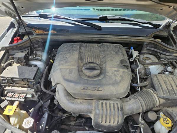 2011 Jeep Grand Cherokee Laredo 4dr 4x2 Automatic — photo 10