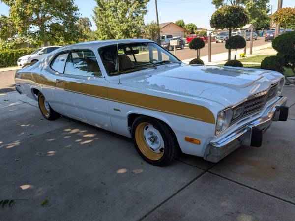 1974 Plymouth Duster V8 — photo 2
