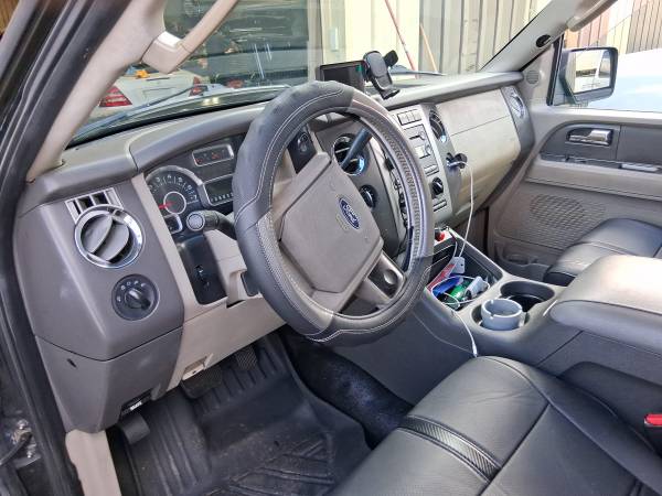 2010 Ford Expedition XLT — photo 7