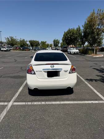 2009 Nissan Altima 2.5 4dr Sedan CVT — photo 3