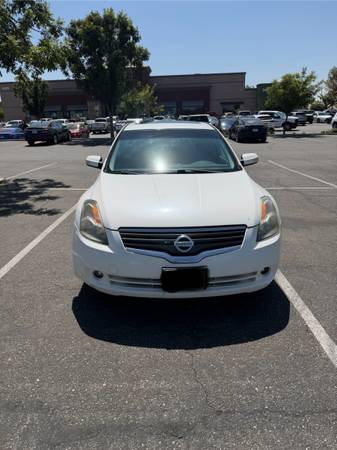 2009 Nissan Altima 2.5 4dr Sedan CVT — photo 2