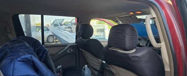 2005 Nissan Pathfinder SE — photo 12