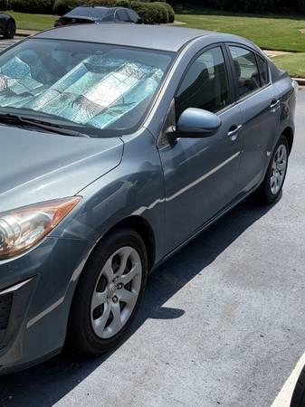 2011 Mazda Mazda3 i Sport 4dr Sedan Automatic — photo 4