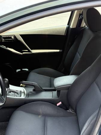 2011 Mazda Mazda3 i Sport 4dr Sedan Automatic — photo 6