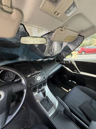 2011 Mazda Mazda3 i Sport 4dr Sedan Automatic — photo 7