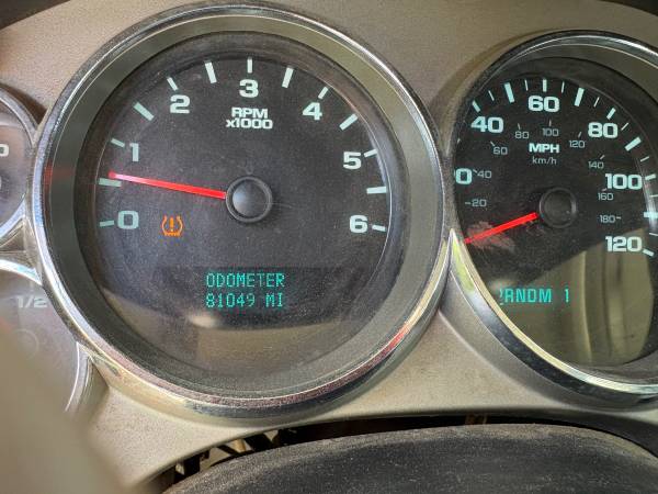 2008 Chevrolet Suburban 2500 LT 4x2 Automatic — photo 3