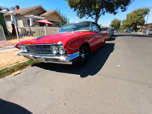 1961 Buick Invicta — photo 1