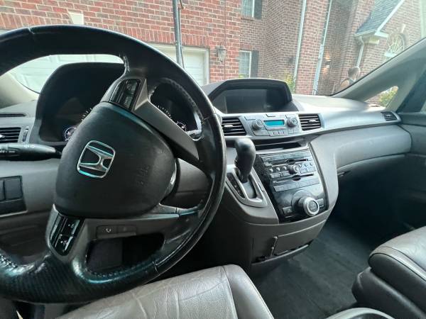 2011 Honda Odyssey EX — photo 3