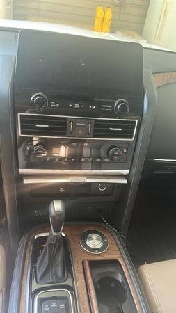 2022 Nissan Armada SL 4dr 4x2 Automatic — photo 5