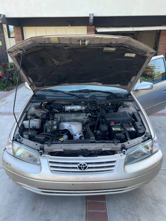 1999 Toyota Camry LE 4dr Sedan Automatic — photo 11