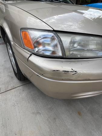 1999 Toyota Camry LE 4dr Sedan Automatic — photo 6